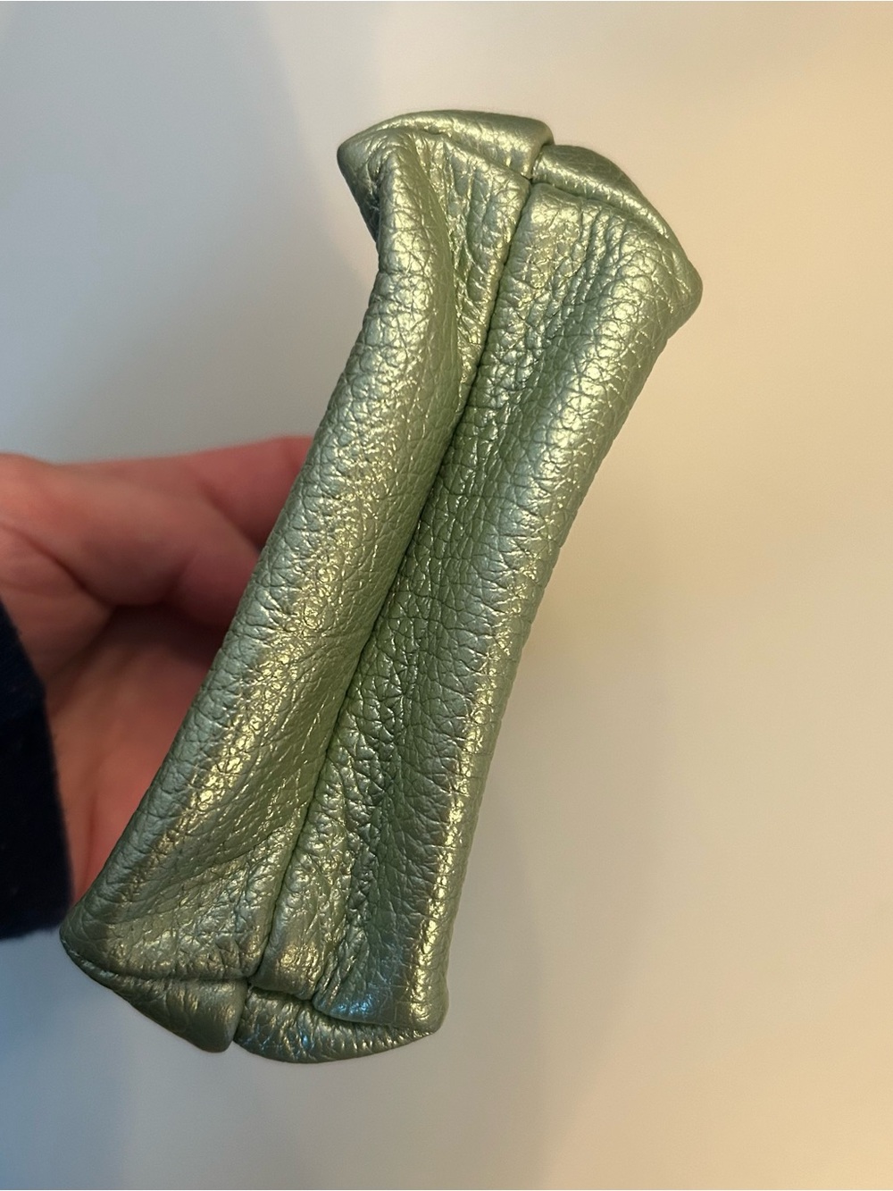 Portland Leather Goods Green Metallic Scallop Leather Coin Penny Pouch - Picture 8 of 9